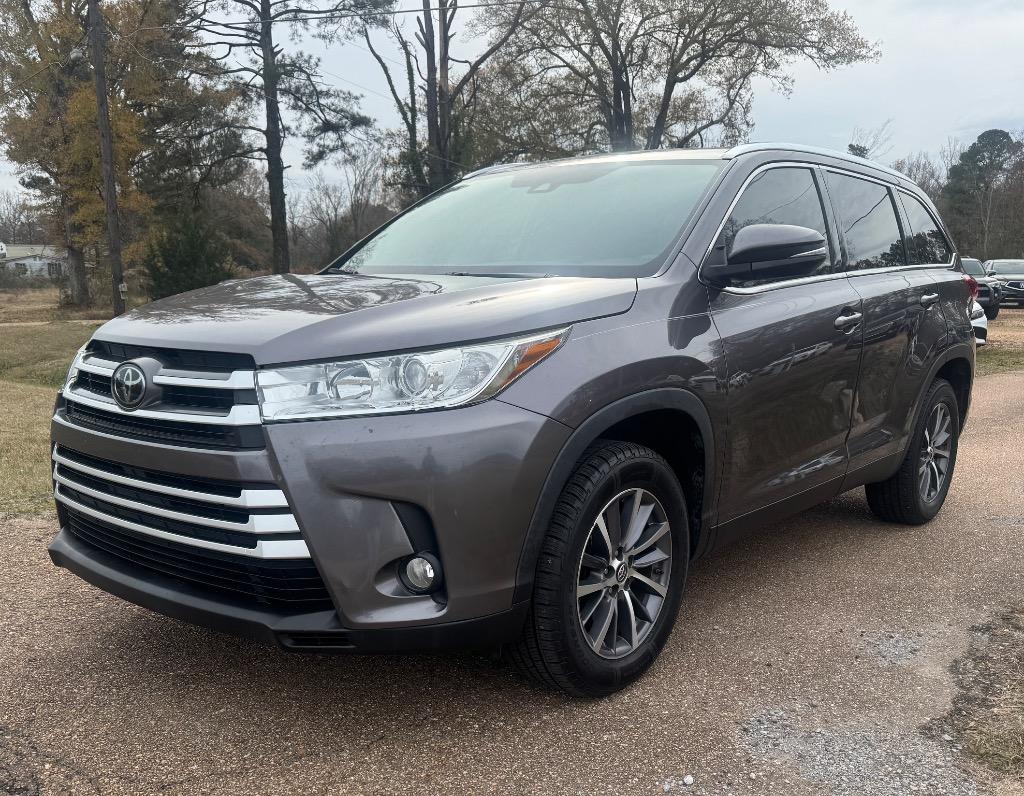2019 Toyota Highlander - $21,995