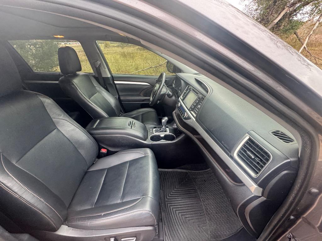 2019 Toyota Highlander - $21,995
