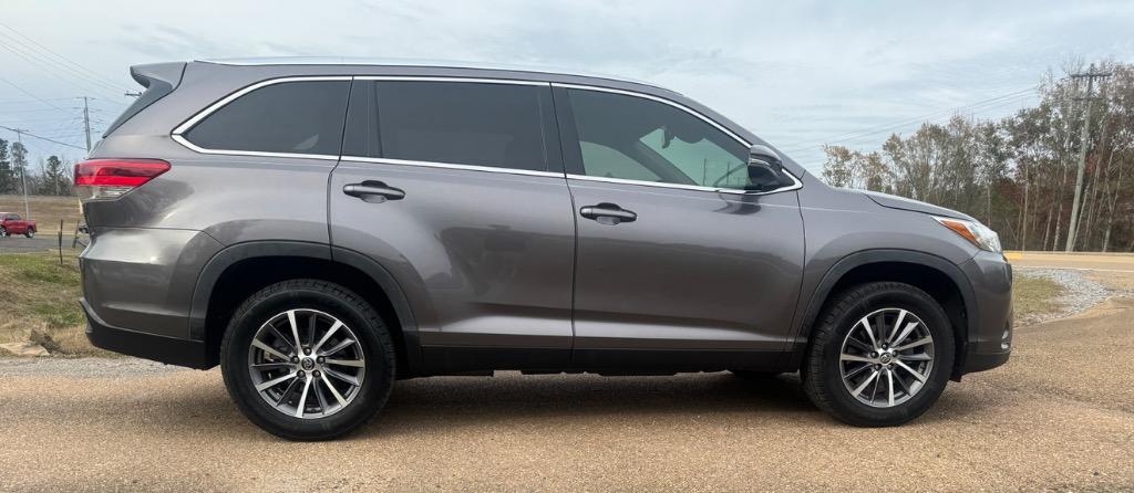 2019 Toyota Highlander - $21,995