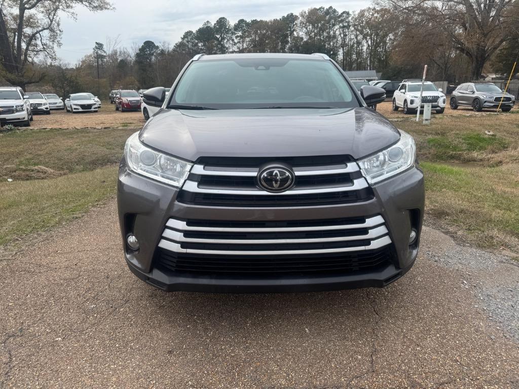 2019 Toyota Highlander - $21,995