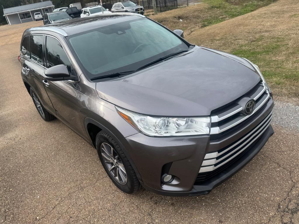 2019 Toyota Highlander - $21,995