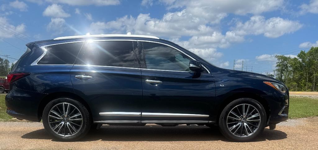 2017 INFINITI QX60 - $13,995