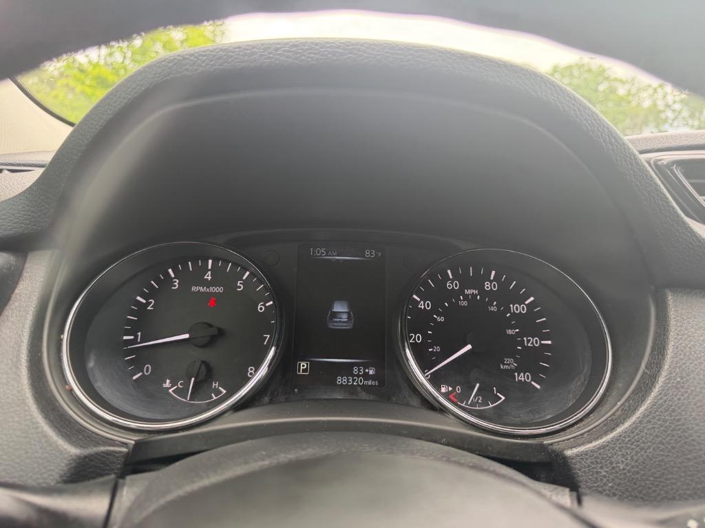 2017 Nissan Rogue - $13,995