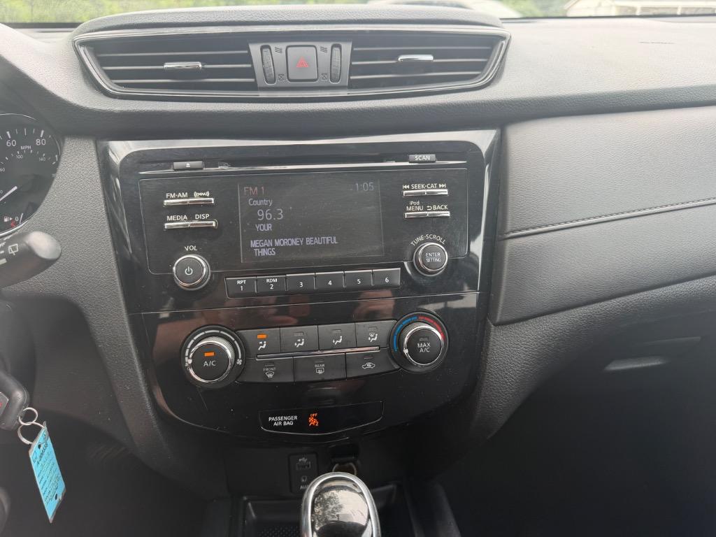 2017 Nissan Rogue - $13,995