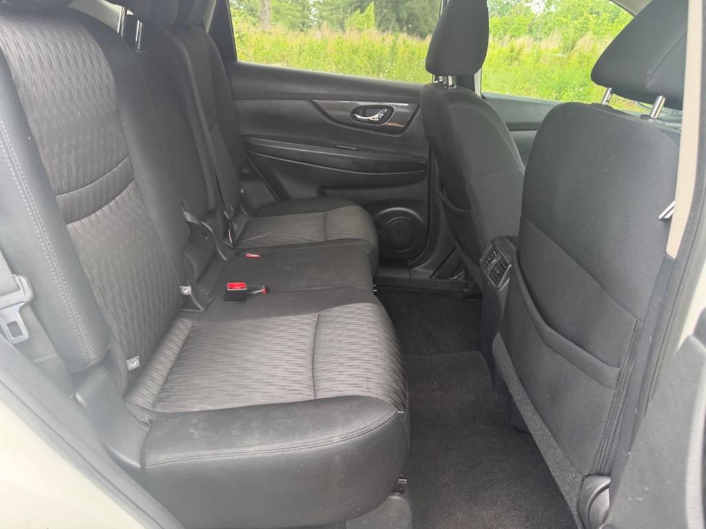 2017 Nissan Rogue - $13,995