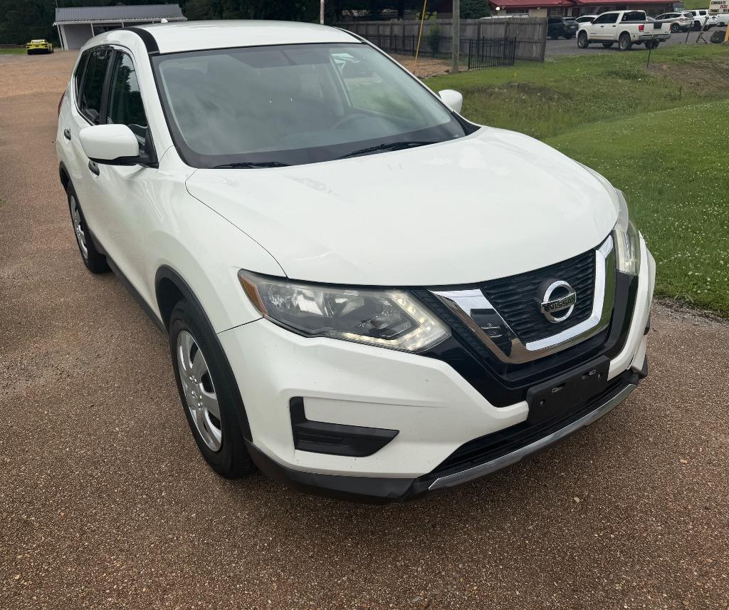 2017 Nissan Rogue - $13,995