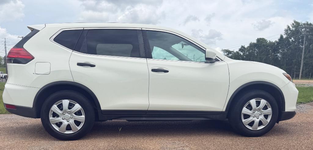 2017 Nissan Rogue - $13,995