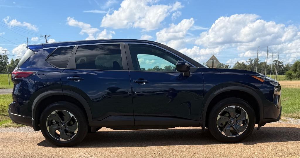 2026 Nissan Rogue - $27,500