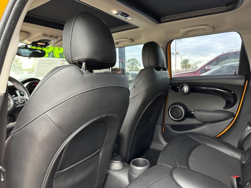 2015 MINI Hardtop Hatchback - $5,999
