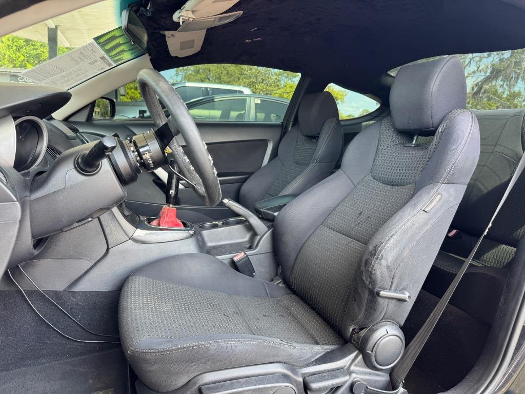 2010 Hyundai Genesis 2.0T Premium photo