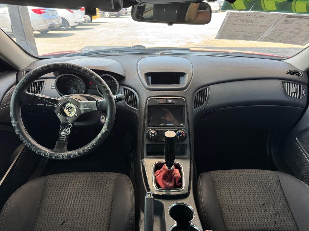 2010 Hyundai Genesis 2.0T Premium photo