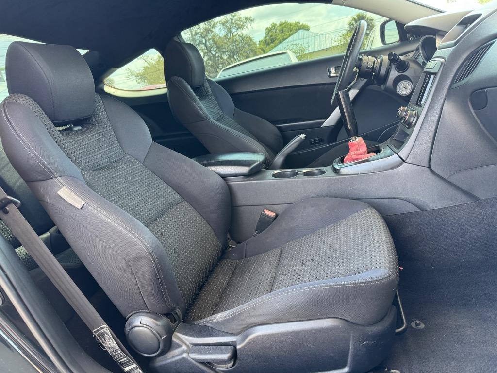 2010 Hyundai Genesis 2.0T Premium photo