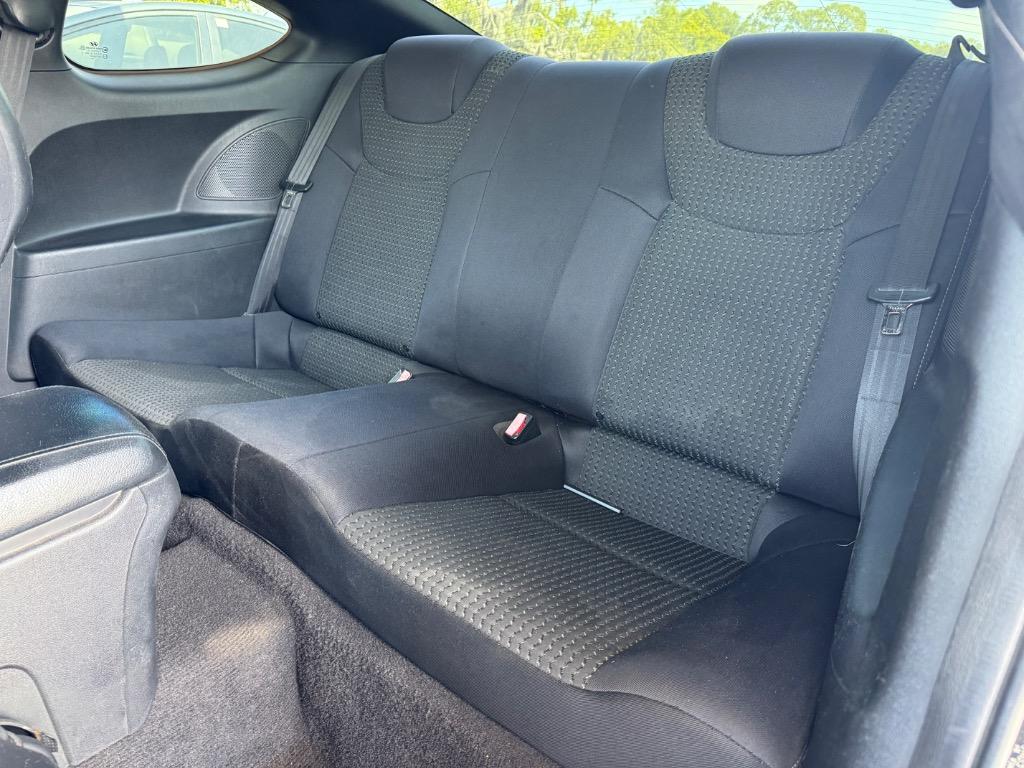 2010 Hyundai Genesis 2.0T Premium photo