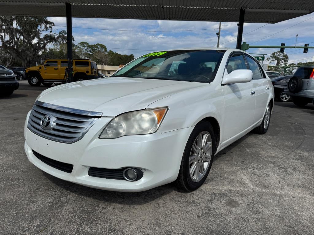 2010 Toyota Avalon XLS photo