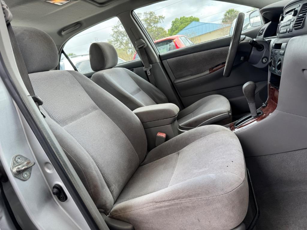 2005 Toyota Corolla CE photo