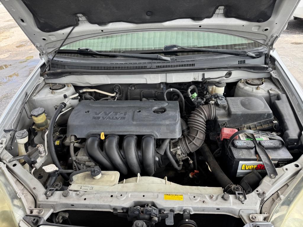 2005 Toyota Corolla CE photo