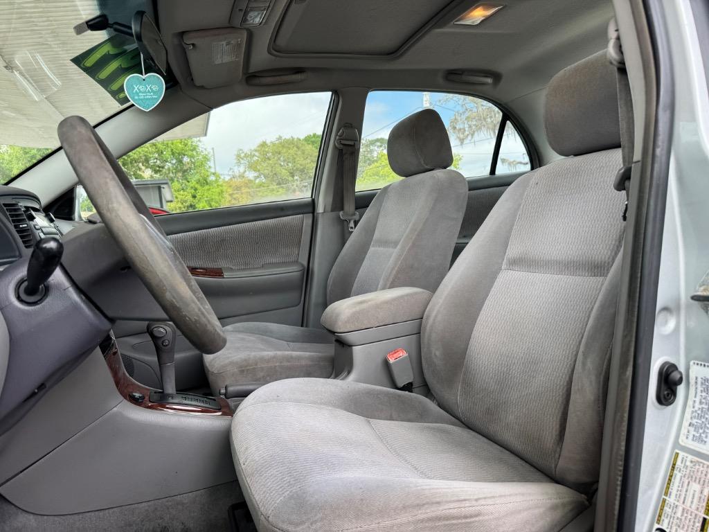 2005 Toyota Corolla CE photo