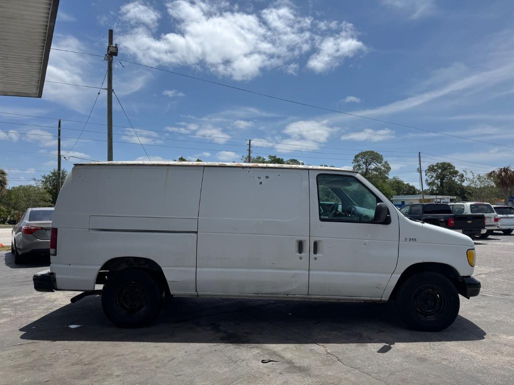 1997 Ford E-150 photo