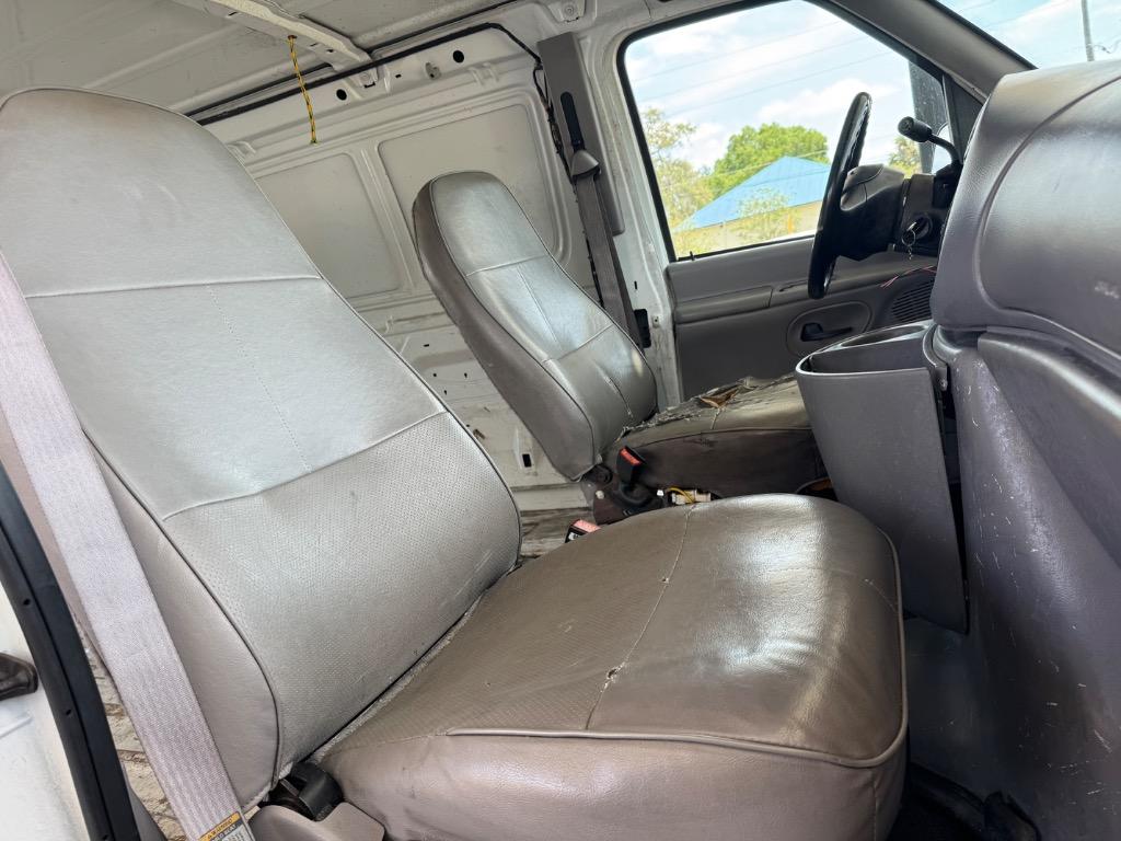 1997 Ford E-150 photo