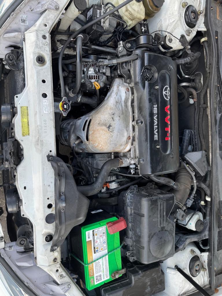 2004 Toyota Camry LE photo