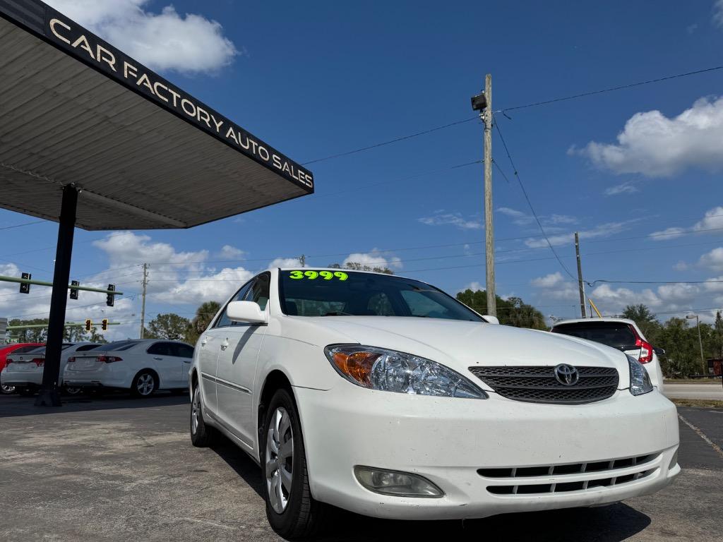 2004 Toyota Camry LE photo