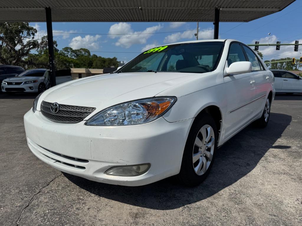2004 Toyota Camry LE photo