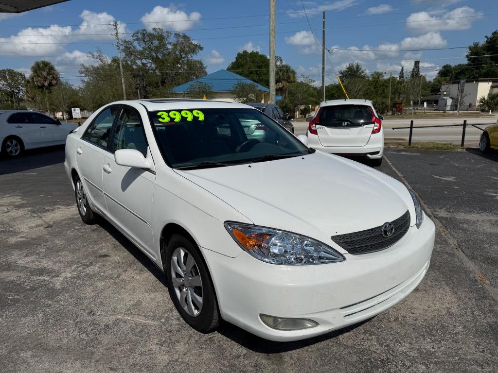 2004 Toyota Camry LE photo