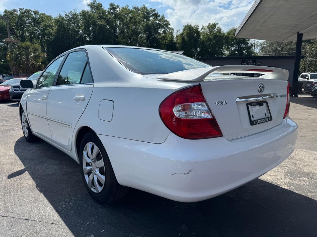 2004 Toyota Camry LE photo
