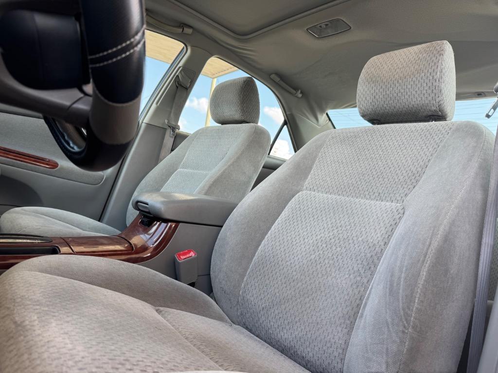 2004 Toyota Camry LE photo