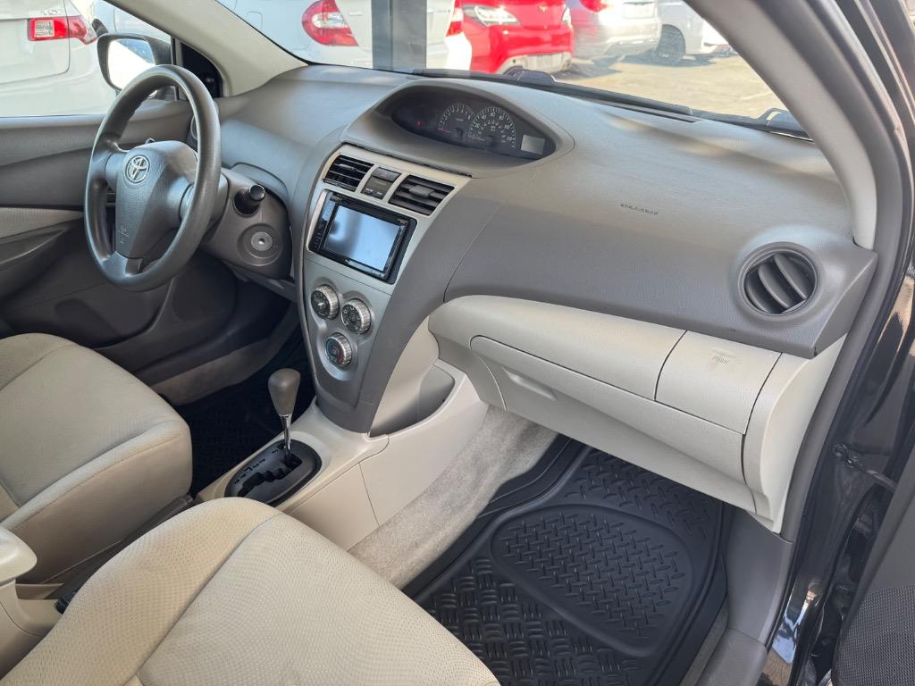 2010 Toyota Yaris photo