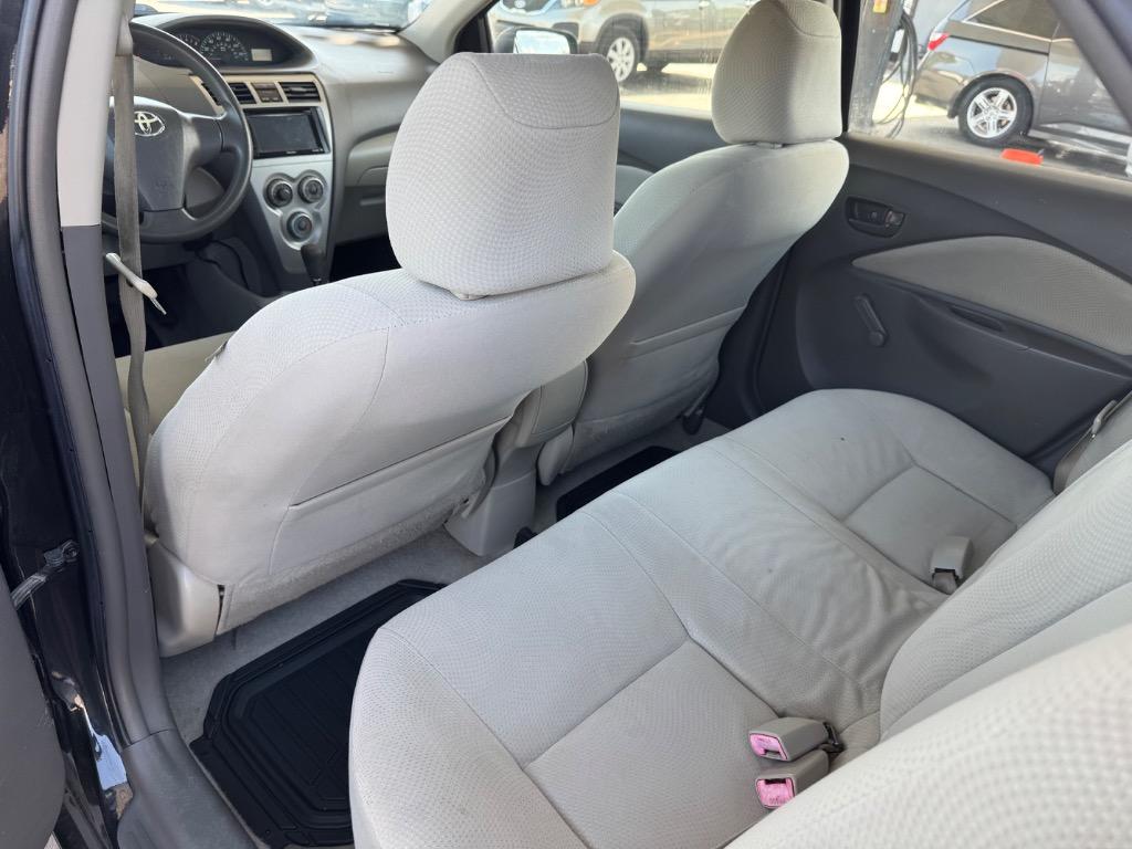 2010 Toyota Yaris photo