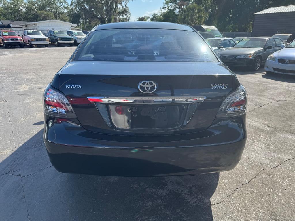 2010 Toyota Yaris photo