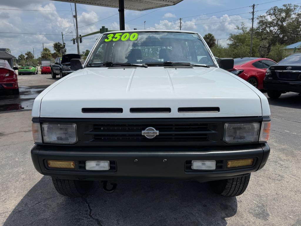 1995 Nissan Pathfinder LE photo