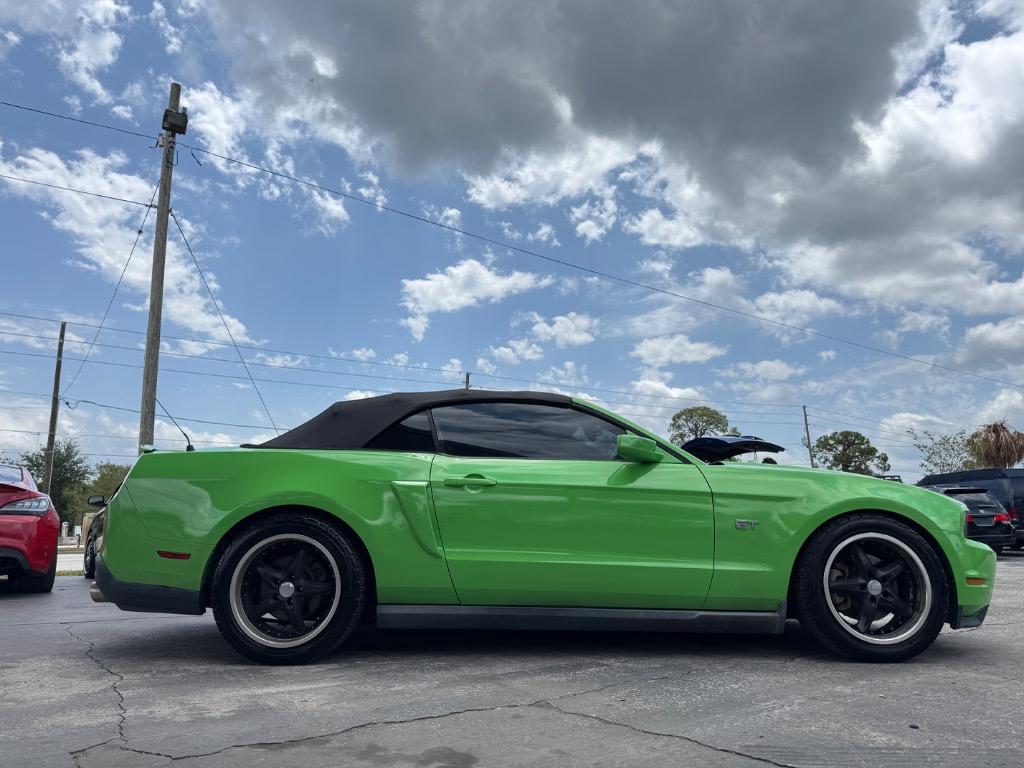 2010 Ford Mustang GT photo
