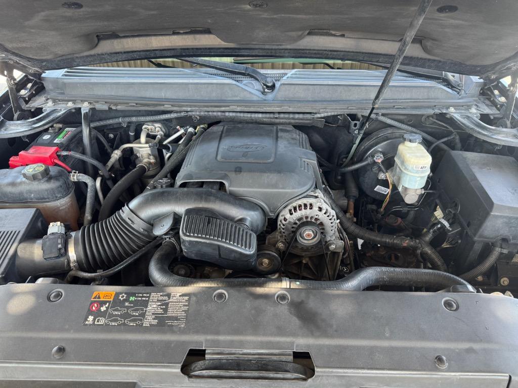 2013 Chevrolet Suburban LT 1500 photo