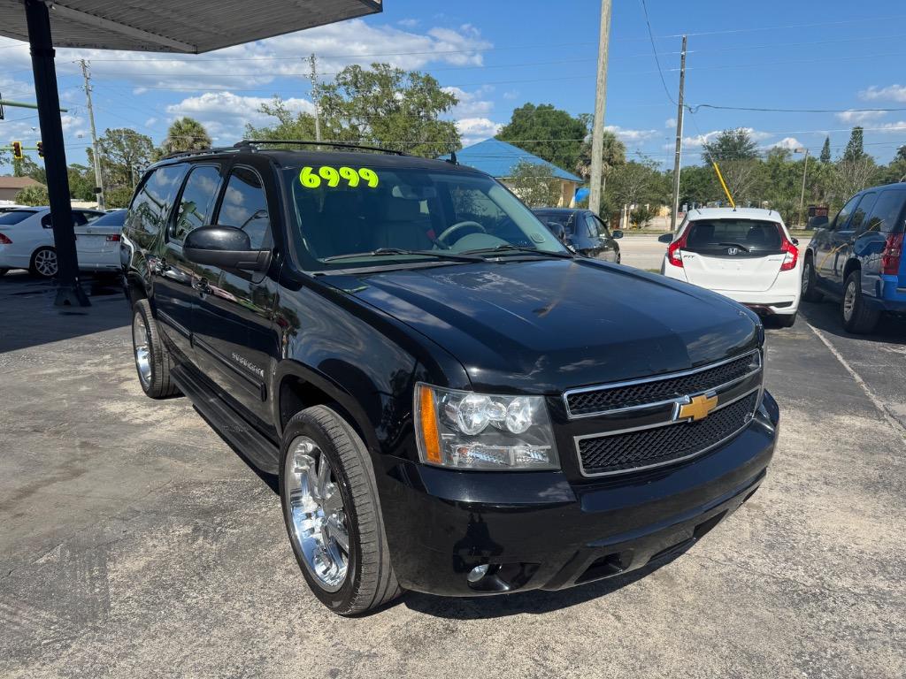 2013 Chevrolet Suburban LT 1500 photo