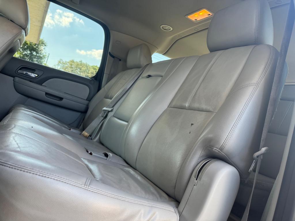 2013 Chevrolet Suburban LT 1500 photo