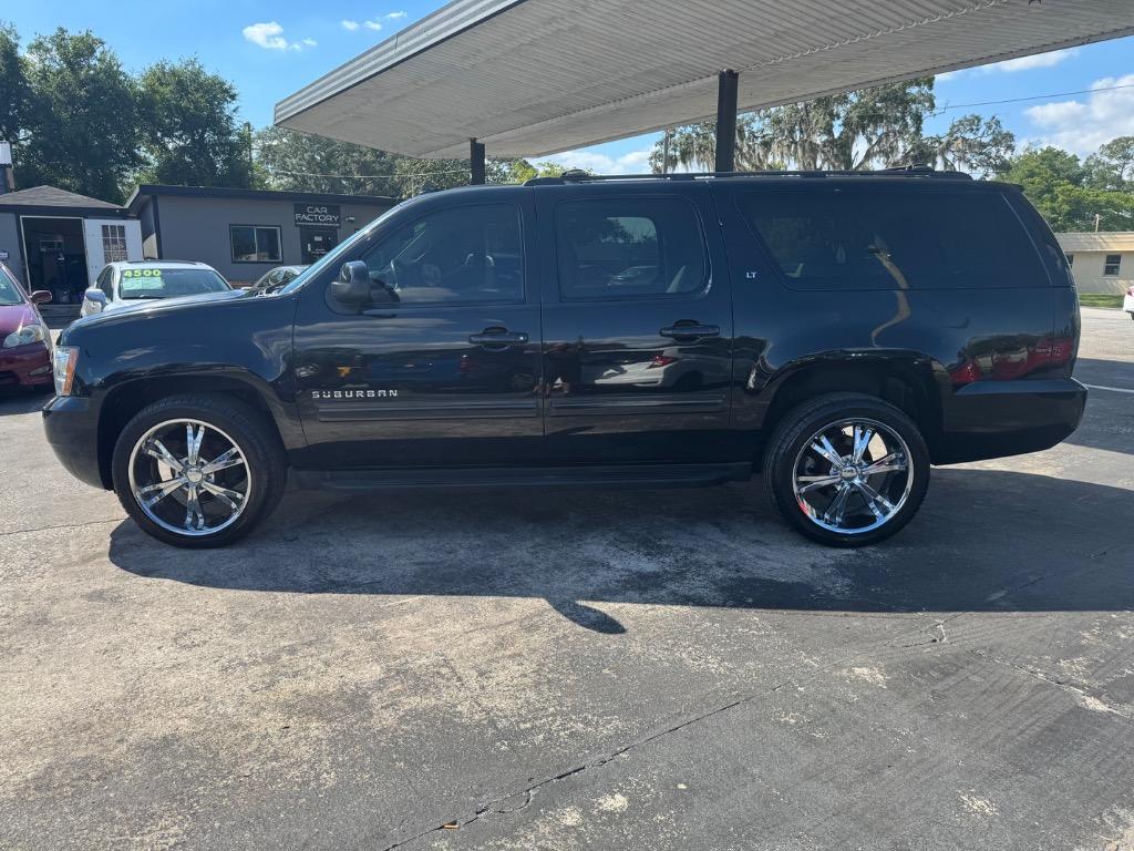 2013 Chevrolet Suburban LT 1500 photo