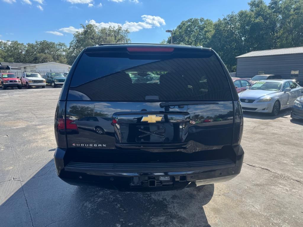 2013 Chevrolet Suburban LT 1500 photo