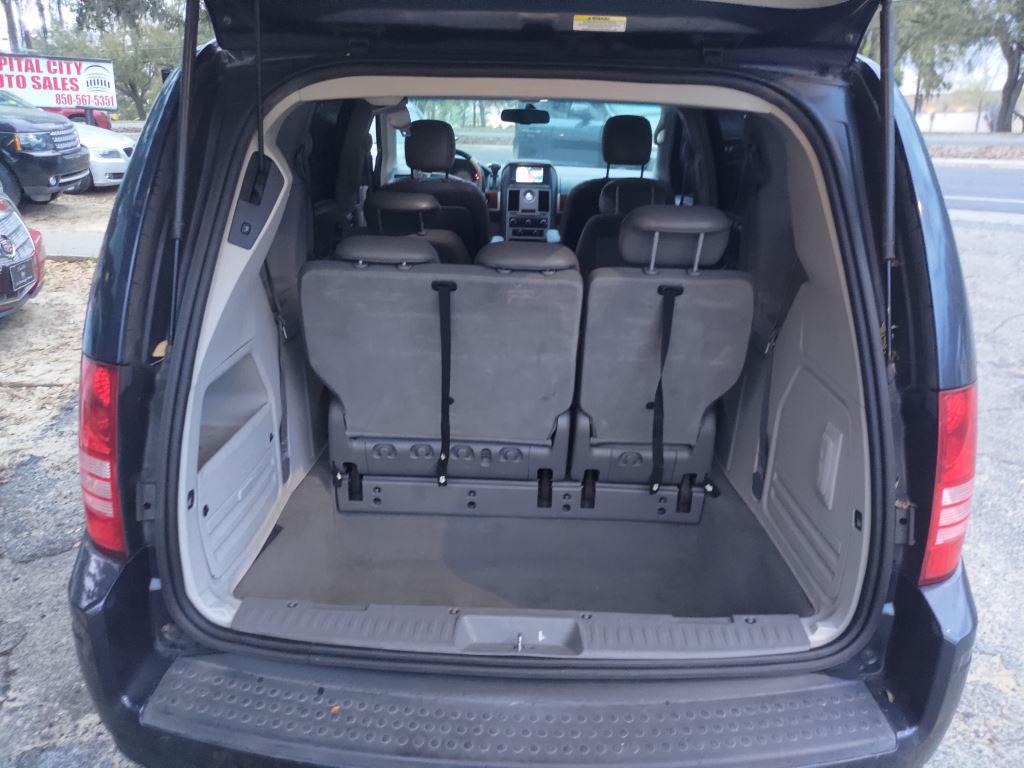 2009 Chrysler Town & Country Touring photo