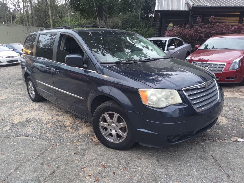 2009 Chrysler Town & Country Touring photo