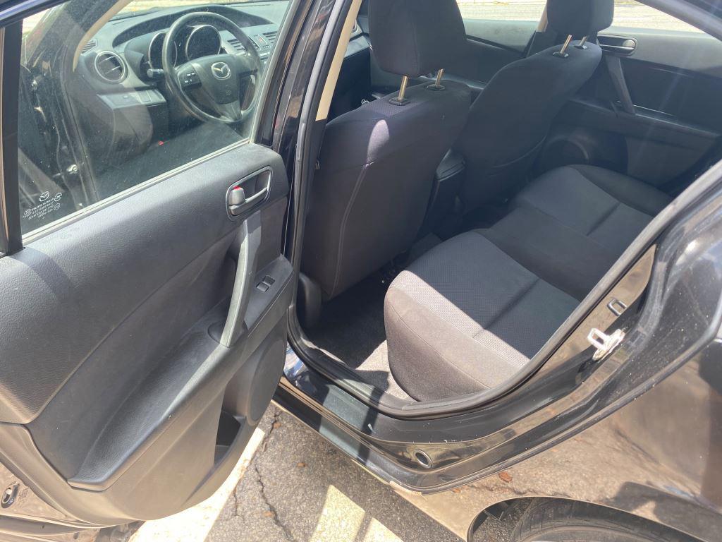 2011 MAZDA MAZDA3 - $4,500