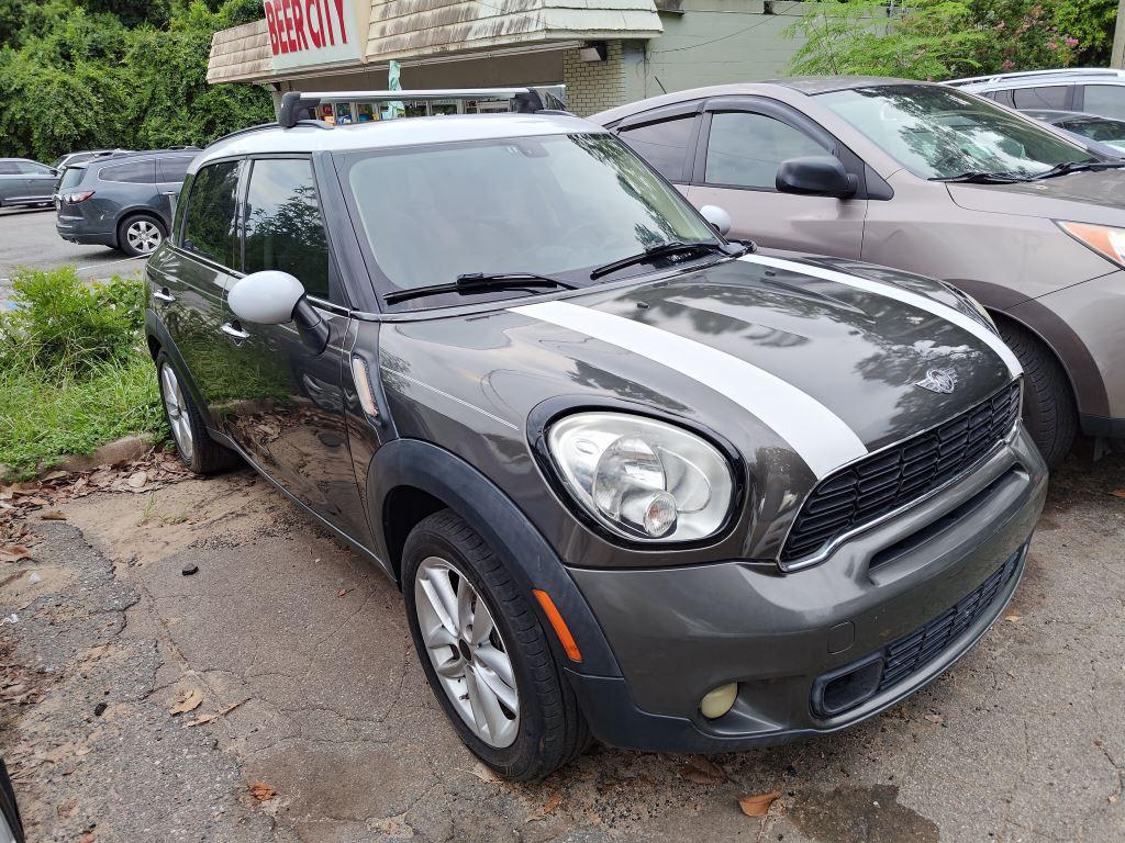 2012 MINI Countryman - $6,500
