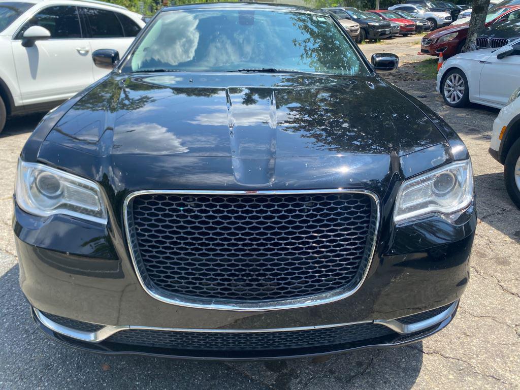 2016 Chrysler 300 - $5,995