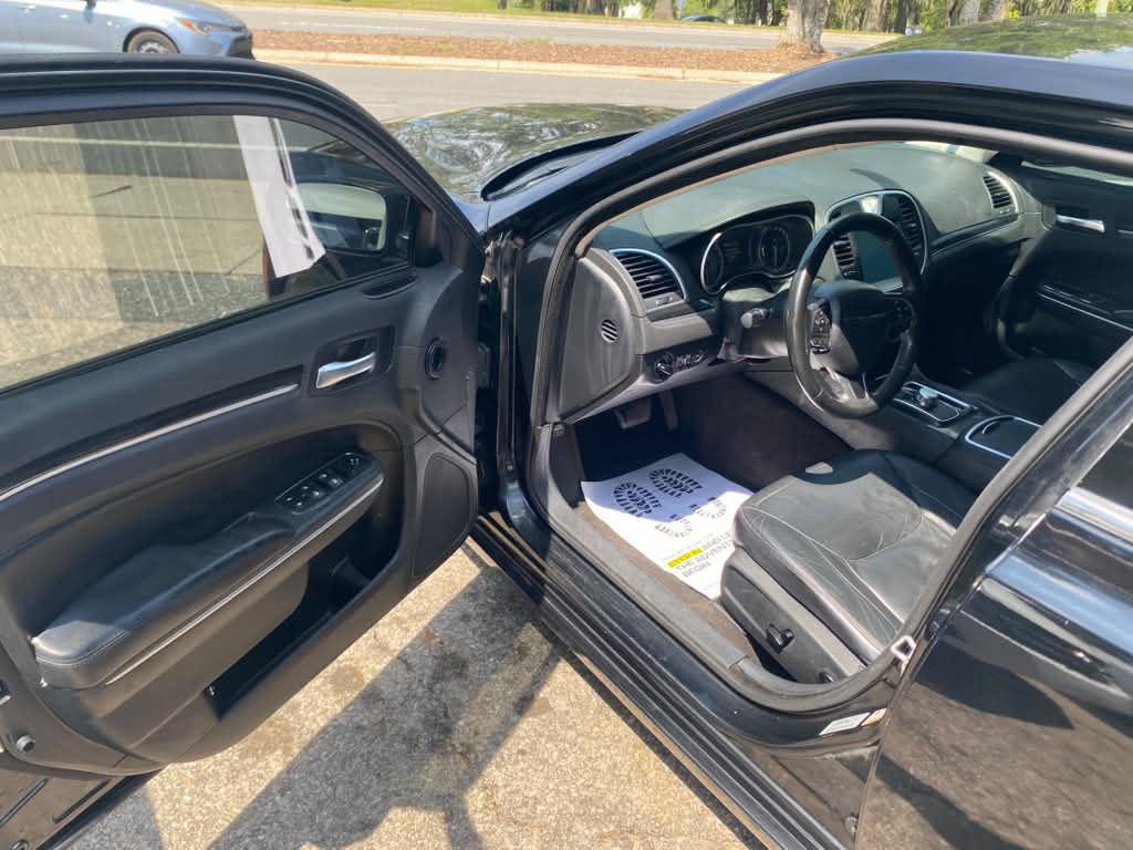 2016 Chrysler 300 - $5,995