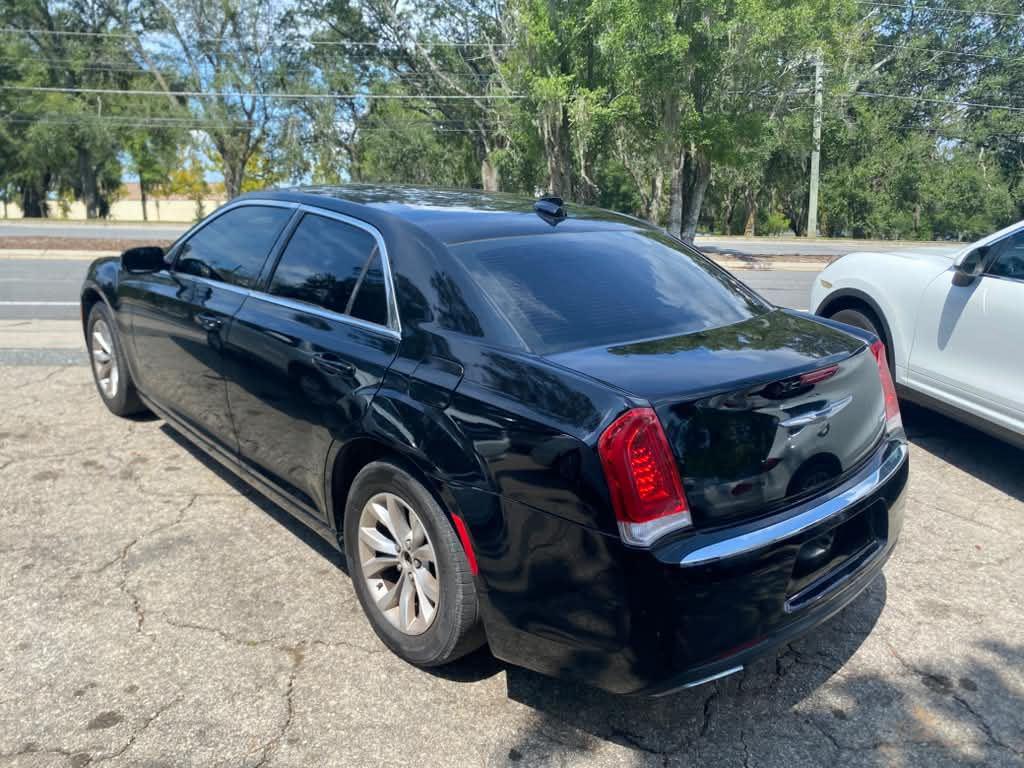 2016 Chrysler 300 - $5,995