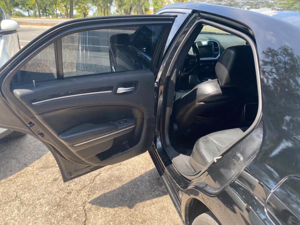 2016 Chrysler 300 - $5,995