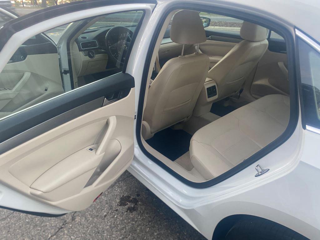 2015 Volkswagen Passat - $5,995