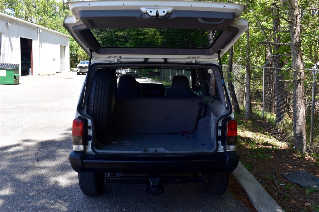 1998 Jeep Cherokee SE photo