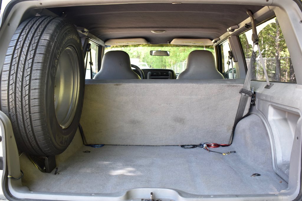 1998 Jeep Cherokee SE photo